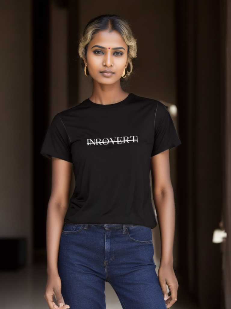 T-Shirt  INTROVERT